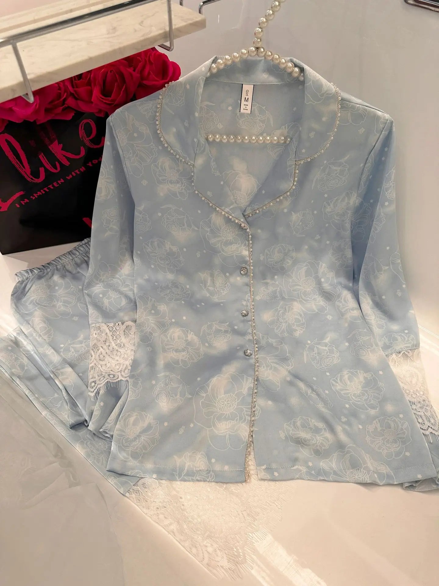 Pijamale de lux din satin de mătase pentru femei Set de 2 bucăți Set de dantelă de mărgele de modă Îmbrăcăminte pentru acasă Costume de pantaloni de primăvară Nouă îmbrăcăminte de salon liber