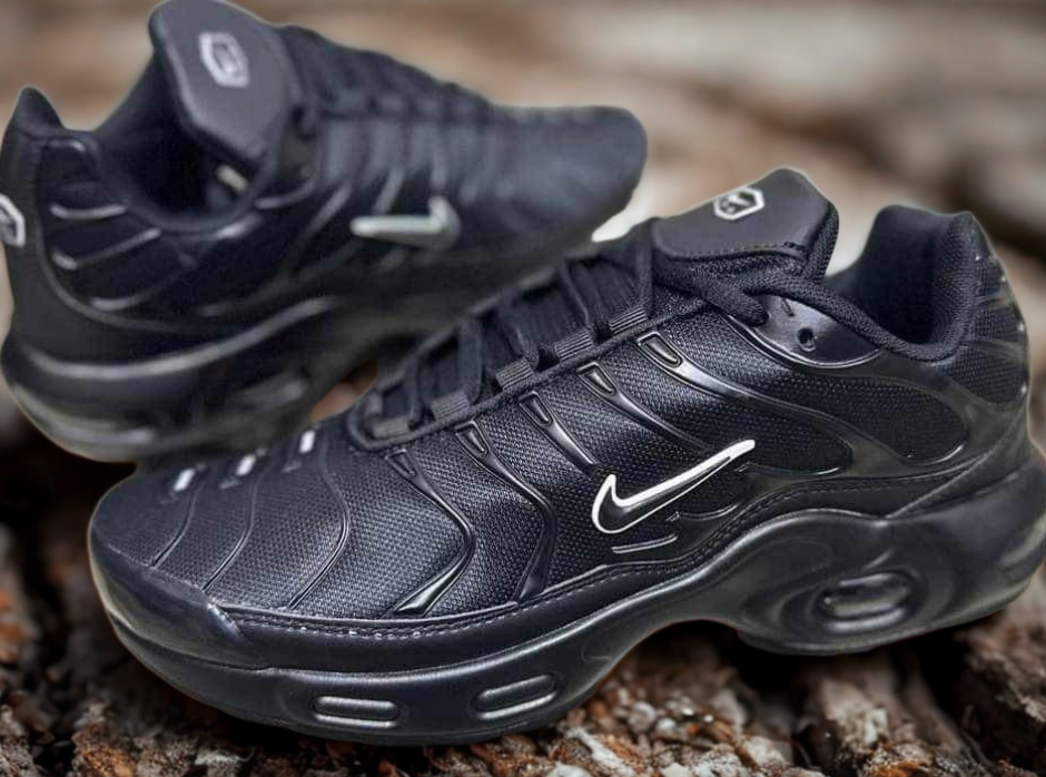 Adidași Nike 820 – Stil Retro-Basket